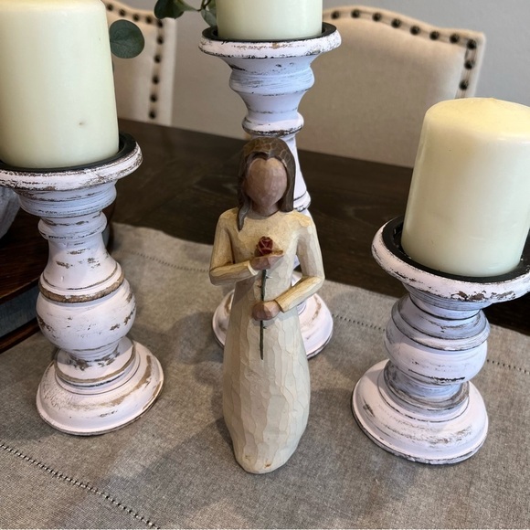 Willow Tree Love Figurine with Red Rose - Picture 2 of 5